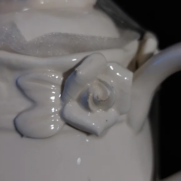 Vintage Teapot Cup Set Stacked White Porcelain with Relief Molded White Flowers - Picture 6 of 15